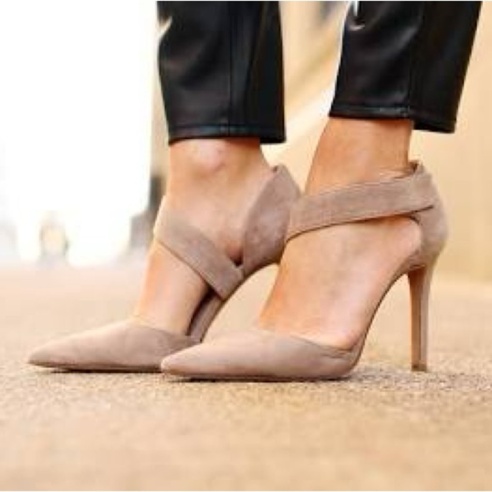 Vince Camuto Carlotte Pumps in BLACK